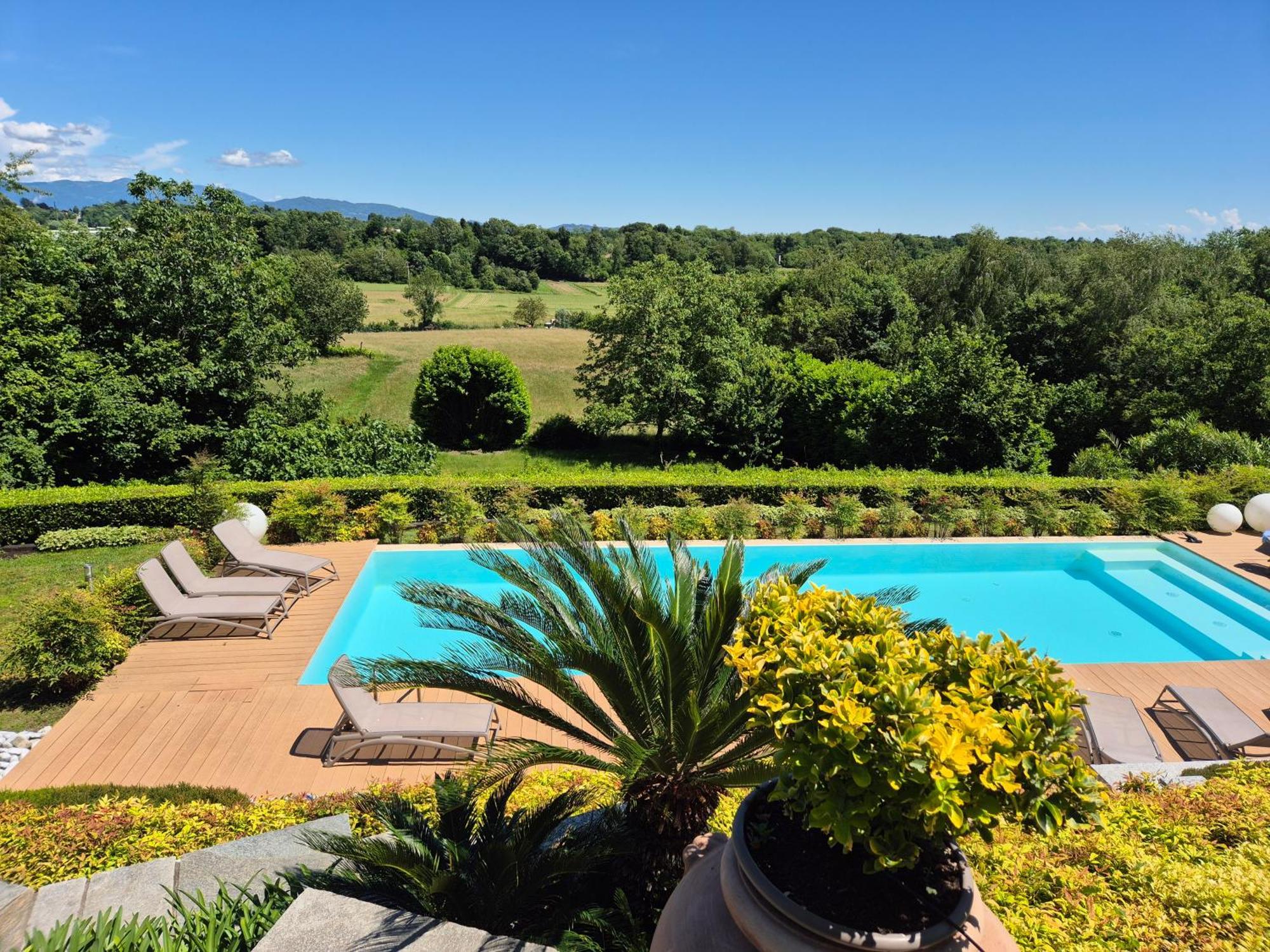 Casale Raffaello B&B Como Albese Con Cassano Exterior photo